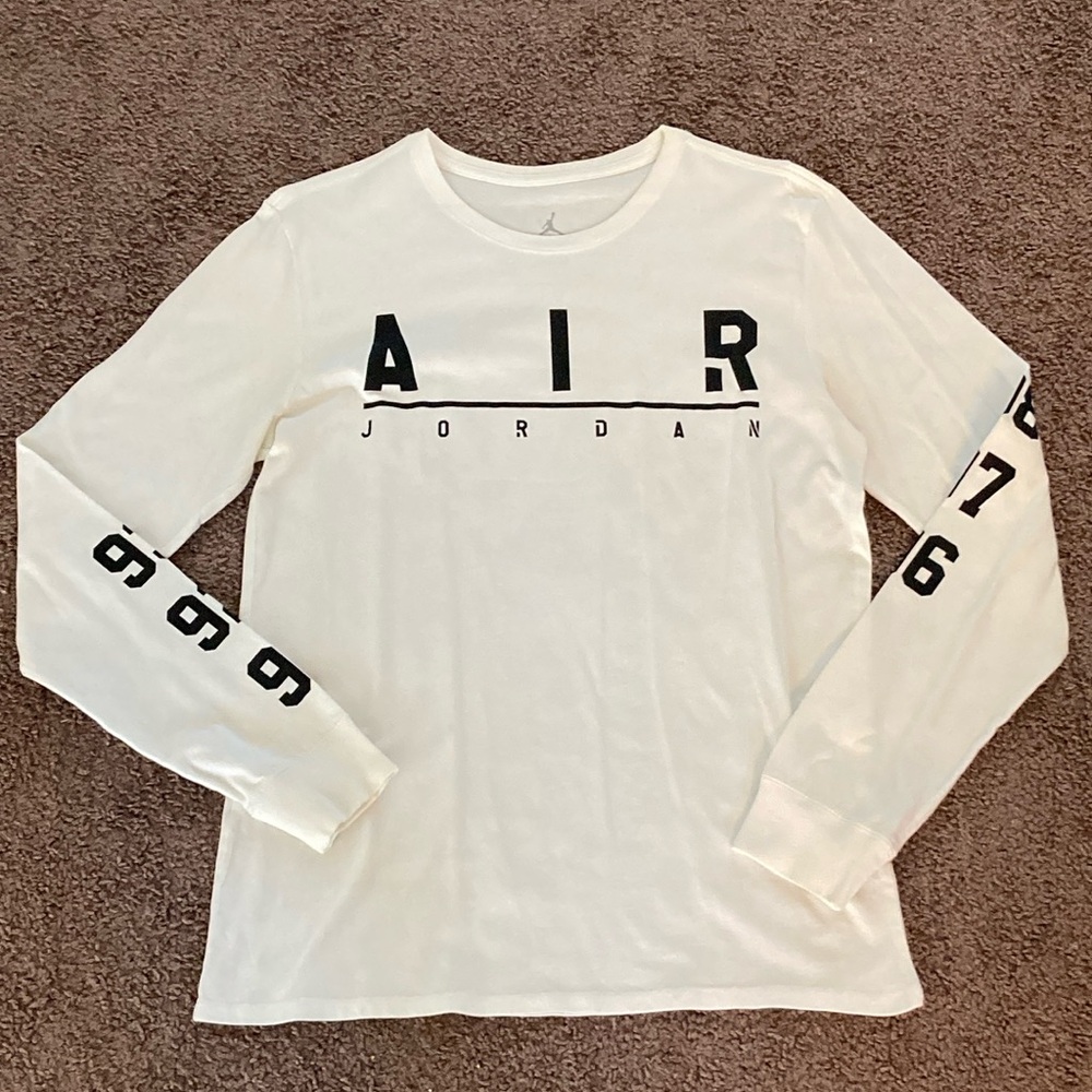 Air Jordan White Long Sleeve Shirt Size M